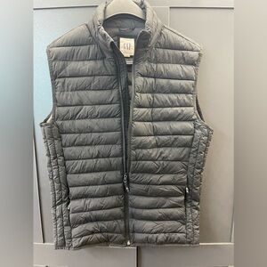 MENS GAP VEST PRIMALOFT